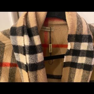 Burberry poncho